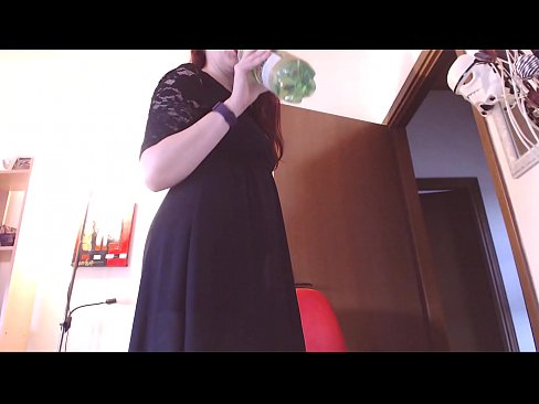 ❤️ Een onderdanige slaaf die houdt van vieze en weelderige slipjes wordt gedwongen te masturberen na het bekijken van deze video! ❤️❌ Homemade porno at us