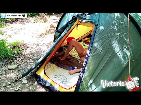 ❤️ Gefilmd op camera Gepassioneerd aftrekken Vreemdeling in een tent ❤️❌ Homemade porno at us